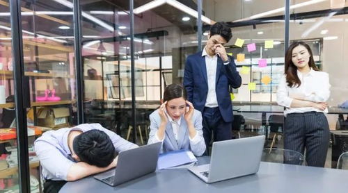 朋友圈曬加班被辭退？解析雇主“炒人”行為的法律邊界